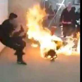 Βίντεο σοκ: Εικόνες ISIS στη Χίο – Άρχισαν να αυτοπυρπολούνται οι πρόσφυγες – Τραυματίστηκε&nbsp;αστυνομικός