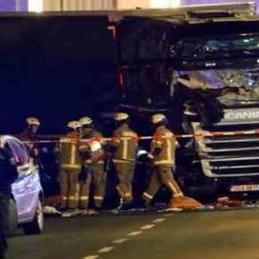 ΕΚΤΑΚΤΟ: Φορτηγό αυτοκτονίας με ισλαμιστή οδηγό «θέρισε» ανθρώπους στη Στοκχόλμη! – Τουλάχιστον 3 νεκροί (φωτό &&nbsp;βίντεο)