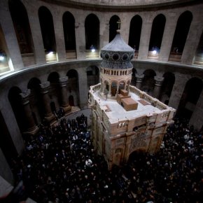 Αντωνία Μοροπούλου: Τι είδαμε όταν ανοίξαμε τον Τάφο του Χριστού [Εικόνες]Το εσωτερικό του Πανάγιου Τάφου, ο χαραγμένος σταυρός και η πλάκα από ασβεστόλιθο: Kαρέ – καρέ oι ιστορικές στιγμές αποκλειστικά στο&nbsp;TheTOC.
