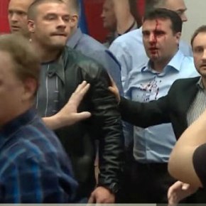 Μη αναστρέψιμη η κατάσταση στα Σκόπια μετά την χθεσινή βία στη Βουλή (φωτό,&nbsp;βίντεο)