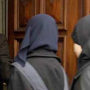 ΑΠΑΓΟΡΕΥΤΗΚΕ ΤΟ ΚΟΡΑΝΙ ΚΑΙ Η ΜΠΟΥΡΚΑ ΣΤΗΝ&nbsp;ΑΥΣΤΡΙΑ