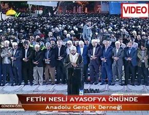 Αγία Σοφία: Προσευχή μουσουλμάνων και&nbsp;συνθήματα