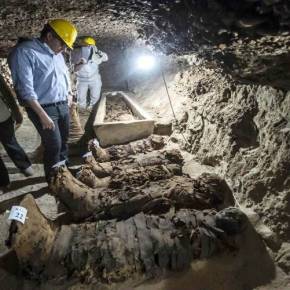 Mεγάλη ανακάλυψη: Βρήκαν 17 άθικτες μούμιες από τον καιρό του Μεγάλου Αλεξάνδρου και του ΠτολεμαίουΤΟ «ΠΑΖΛ» ΤΗΣ ΙΣΤΟΡΙΑΣ&nbsp;ΣΥΜΠΛΗΡΩΝΕΤΑΙ