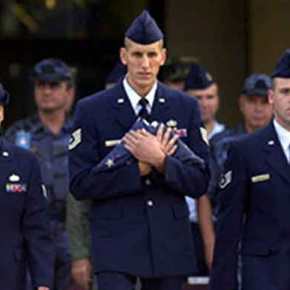 Τους «έφτυσε στα μούτρα» κλείνοντας το μάτι στον&nbsp;Ευρασιανισμό