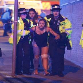 Ισλαμική φρίκη στο Μάντσεστερ: «Χέρια και πόδια μικρών παιδιών σκορπίστηκαν παντού» (φωτό, βίντεο)&nbsp;(upd)