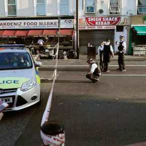 Λονδίνο: Φορτηγάκι έπεσε πάνω σε πεζούς κοντά σε τζαμί – ένας νεκρός, 10&nbsp;τραυματίες