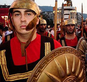 «ΠΑΡΑΔΙΔΟΥΝ ΤΑ ΟΠΛΑ» ΚΑΙ ΤΡΕΠΟΝΤΑΙ ΑΡΟΝ ΑΡΟΝ ΣΕ ΦΥΓΗ ΤΑ&nbsp;ΣΚΟΠΙΑ!