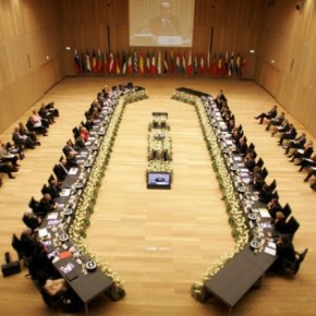 Τριπλό «καμπανάκι» από&nbsp;Κομισιόν