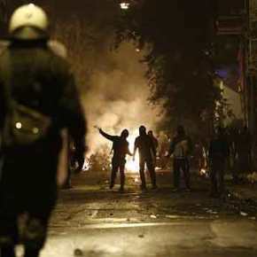 ΑΠΑΓΟΡΕΥΘΗΚΕ Η ΣΥΓΚΕΝΤΡΩΣΗ ΤΩΝ ΑΣΤΥΝΟΜΙΚΩΝ! ΕΚΑΝΕ ΠΙΣΩ Ο ΣΥΝΔΙΚΑΛΙΣΤΗΣ ΓΕΡΑΚΑΡΑΚΟΣ: «ΔΕΝ ΘΑ ΠΑΜΕ ΚΟΝΤΡΑ ΣΤΟ&nbsp;ΝΟΜΟ»