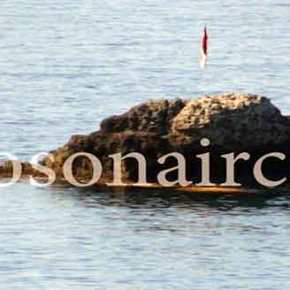 Σκηνικό «Ιμίων» στην Κερύνεια από την Τουρκία: Kάρφωσαν τουρκική σημαία σε βραχονησίδα – Δείτε&nbsp;φωτογραφίες