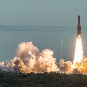 ΜΕ ΑΠΟΛΥΤΗ ΕΠΙΤΥΧΙΑ Η ΕΚΤΟΞΕΥΣΗ ΤΟΥ ΔΟΡΥΦΟΡΟΥ HELLAS SAT 3&nbsp;(VIDEO)