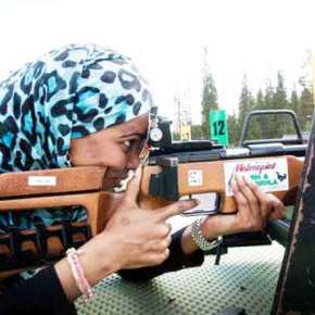 ΕΚΠΑΙΔΕΥΟΥΝ ΤΟΥΣ ΛΑΘΡΟ ΝΑ ΠΥΡΟΒΟΛΟΥΝ(Βίντεο)