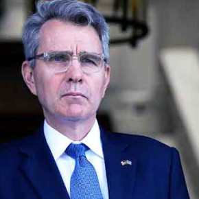 Αποκαλύψεις «βόμβα» από τον Τζ.Πάιατ: «Οι ΗΠΑ προσέγγισαν την Ελλάδα για τη βάση της Σούδας και για να κόψουν την επιρροή Ρωσίας και Κίνας – Φιλοαμερικανική αν και Αριστερή η κυβέρνηση&nbsp;ΣΥΡΙΖΑ»