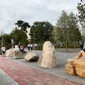 Μείζονα αλβανική πρόκληση: Μεταφέρουν… πέτρες από την ελληνική Ηπειρο στα Τίρανα ως «τμήμα της σκλαβωμένης&nbsp;Αλβανίας»!