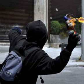 Κλίμα διάλυσης: Καταδρομική επιχείρηση αναρχικών&nbsp;μέρα-μεσημέρι