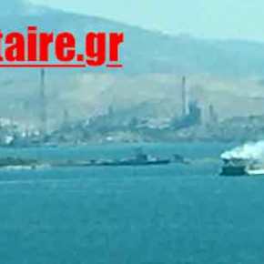 To Zubr Ιθάκη τυλιγμένο στους καπνούς στην Αμφιάλη –&nbsp;Φωτογραφία