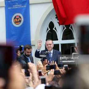 Ο ΕΡΝΤΟΓΑΝ ΕΓΚΑΙΝΙΑΣΕ ΤΟ ΑΝΑΚΑΙΝΙΣΜΕΝΟ ΤΖΑΜΙ ΤΟΥ…&nbsp;ΝΙΚΟΛΑΙΔΗ!