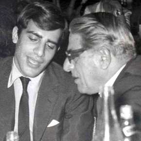 ΑΛΕΞΑΝΔΡΟΣ ΩΝΑΣΗΣ: ENA ΠΑΙΔΙ ΠΟΥ ΤΟ ΧΩΡΙΖΕ Ο ΑΡΙΣΤΟΤΕΛΗΣ ΑΠΟ ΟΠΟΙΑ ΚΟΠΕΛΑ ΑΓΑΠΟΥΣΕ ΚΑΙ ΤΟ ΣΚΟΤΩΣΑΝ ΣΑΝ&nbsp;ΣΚΥΛΙ!