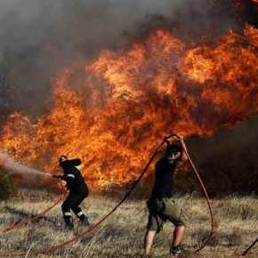 Σε εξέλιξη νέα πυρκαγιά στην Ανάβυσσο-σε ύφεση η φωτιά στα&nbsp;Καλύβια