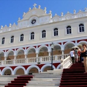 Δύο κόσμοι συναντώνται στην&nbsp;Τήνο