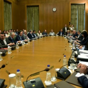 Υπουργικό με επίκεντρο την παιδεία και την άφιξη&nbsp;Μακρόν