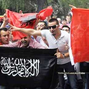 Προς εθνικό διχασμό η Αλβανία – Οι ισλαμιστές δηλώνουν ανοιχτά «Τούρκοι» και όχι&nbsp;Αλβανοί