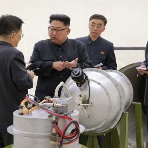 ΠΥΡΗΝΙΚΟΣ ΣΥΝΑΓΕΡΜΟΣ! Ο ΚΙΜ ΕΚΑΝΕ ΔΟΚΙΜΗ ΕΞΕΛΙΓΜΕΝΗΣ ΒΟΜΒΑΣ ΥΔΡΟΓΟΝΟΥ&nbsp;(PHOTOS)