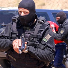 ΥΛΙΚΟΤΕΧΝΙΚΗ ΥΠΟΔΟΜΗ ΕΛ.ΑΣ: ΠΙΑΣΑΜΕ ΤΟ ΒΑΡΕΛΙ ΤΟΥ ΠΑΤΟΥ ΚΑΙ&nbsp;ΣΥΝΕΧΙΖΟΥΜΕ