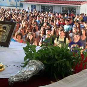 Κινητά και σχολικές τσάντες ευθύνονται για τους πόνους των παιδιών σε πλάτη και&nbsp;λαιμό