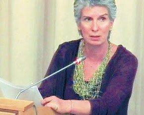 Ξηλώνουν από τον ΕΟΠΠΕΠ τη Συριζαία που πέταξε την εικόνα της Παναγίας στα&nbsp;σκουπίδια