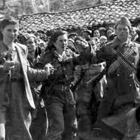 H χλεύη των ηττημένων: Αξιωματικοί του Ελληνικού Στρατού «διασκεδάζουν» στην ΛΑΕΔ με ΕΛΑΣίτικα&nbsp;τραγούδια!