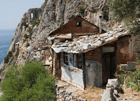 Οι ερημίτες μοναχοί που ζουν στην άκρη του γκρεμού στο Άγιον Όρος!!&nbsp;(Εικόνες)