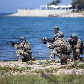 Επίδειξη της Ομάδας «ΔΥΚ» στη Θεσσαλονίκη …Δίπλα στο Θ/Κ «Γ.&nbsp;ΑΒΕΡΩΦ