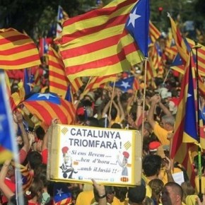 Η ΚΑΤΑΛΟΝΙΑ ΔΙΑΚΗΡΥΞΕ ΤΗΝ ΑΝΕΞΑΡΤΗΣΙΑ ΤΗΣ – Η ΜΑΔΡΙΤΗ ΑΠΑΝΤΑ ΜΕ ΑΝΑΣΤΟΛΗ ΤΟΥ&nbsp;ΑΥΤΟΔΙΟΙΚΗΤΟΥ