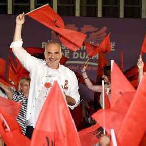 Συνεχίζει ο Έντι Ράμα τις κατεδαφίσεις στην Χειμάρρα παρά την απαγόρευση από την αλβανική Δικαιοσύνη&nbsp;(βίντεο)