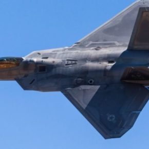 Πώς να ανιχνεύσετε στέλθ&nbsp;αεροσκάφη