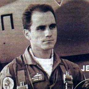 Ένας αεροπόρος που αξίζει να είναι πρότυπο μιας κοινωνίας! Υποσμηναγός Νίκος&nbsp;Παρούσης