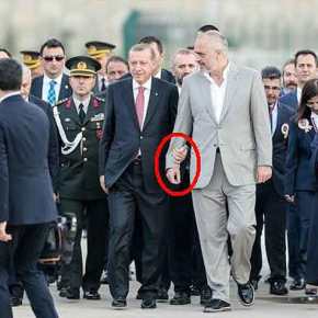 «Πυρά» Έντι Ράμα στην Ελλάδα: «Η Αλβανία έχει κακομάθει τους Έλληνες & δεν θα σωπάσει!» – Θέτει ζήτημα Τσάμηδων&nbsp;(βίντεο)