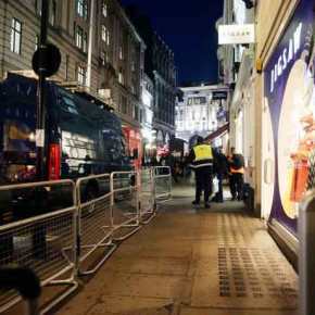 Eκκενώθηκε ο σταθμός Oxford Circus στο Λονδίνο – πληροφορίες για&nbsp;πυροβολισμούς