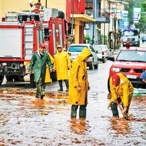Δυτική Αττική: «Σε 30 δευτερόλεπτα παρασύρθηκαν τα&nbsp;πάντα»