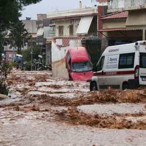 «ΜΟΝΟΝ Η ΧΡΥΣΗ ΑΥΓΗ ΕΣΤΕΙΛΕ ΕΝΑ ΦΟΡΤΗΓΟ ΜΕ ΤΡΟΦΙΜΑ ΚΑΙ ΝΕΡΟ ΧΩΡΙΣ ΝΑ ΤΟ ΔΙΑΦΗΜΙΣΕΙ ΣΤΗ ΜΑΝΔΡΑ. ΣΕ ΕΜΑΣ ΠΟΥ ΠΕΘΑΙΝΟΥΜΕ. ΟΙ ΣΤΡΑΤΙΩΤΙΚΟΙ ΠΟΥ ΘΑ ΜΑΣ ΕΣΩΝΑΝ ΠΟΥ ΕΙΝΑΙ; ΤΑ ΥΠΟΛΟΙΠΑ&nbsp;ΚΟΜΜΑΤΑ;»