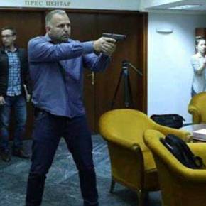 Με το πιστόλι στο κρόταφο ο πρόεδρος της ΠΓΔΜ μετά το πογκρόμ αντι-«μακεδονισμού»