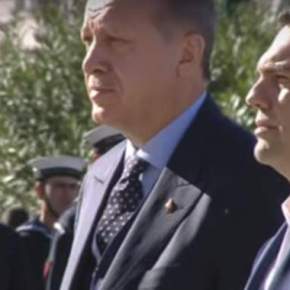 Το Άγημα των Ελλήνων Στρατιωτών ψάλει τον Εθνικό Ύμνο στη μούρη Ερντογάν – Οργή Σουλτάνου με το «Μνημείο του Αγνώστου&nbsp;Στρατιώτη»