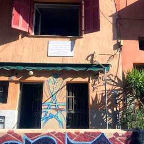 Εξάρχεια: Αφέθηκαν ελεύθεροι και επανακατέλαβαν το κτίριο της Καλλιδρομίου, μία εβδομάδα μετά την εκκένωσή του από την&nbsp;ΕΛ.ΑΣ.