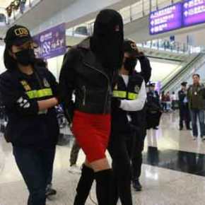 Δεν άντεξε άλλο: Αρχισε να «κελαηδά» το 19χρονο&nbsp;μοντέλο