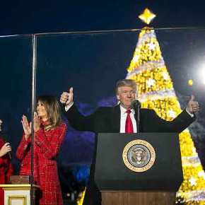 Σοκ σε ΝΤΠ – Αναψε το Χριστουγεννιάτικο δέντρο ο Ν.Τραμπ και μίλησε για τον Ιησού Χριστό: «O καθένας μας είναι παιδί του Θεού» – Δείτε&nbsp;Βίντεο