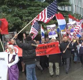 Διαμαρτυρία Αλβανοτσάμηδων στο Δυρράχιο για τη συνάντηση&nbsp;Μπουσάτι-Κοτζιά