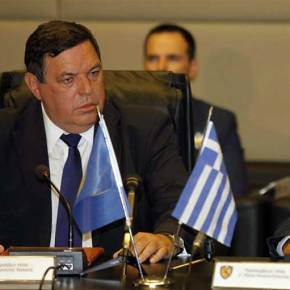 Ο Στρατηγός Φράγκος «στήνει στον τοίχο» τον Αρχιεπίσκοπο: «Να κοιτάξει την εικόνα του Χριστόδουλου αν τολμάει ο&nbsp;Ιερώνυμος»