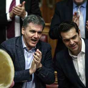 Η κυβέρνηση περνάει πολυνομοσχέδιο-«μαμούθ» δίδοντας τη χαριστική βολή στην ελληνική κοινωνία και δεν ανοίγει&nbsp;μύτη