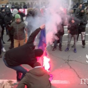 Διαμαρτυρία στα Σκόπια, έκαψαν τη σημαία της&nbsp;ΕΕ